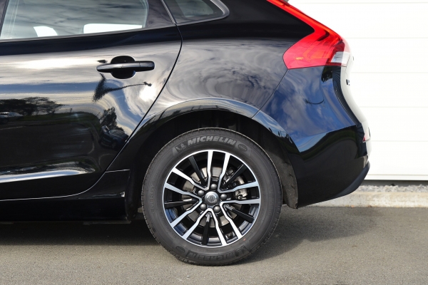  Volvo V40 T2 122CH SERIE LIMITEE ITEK EDITION