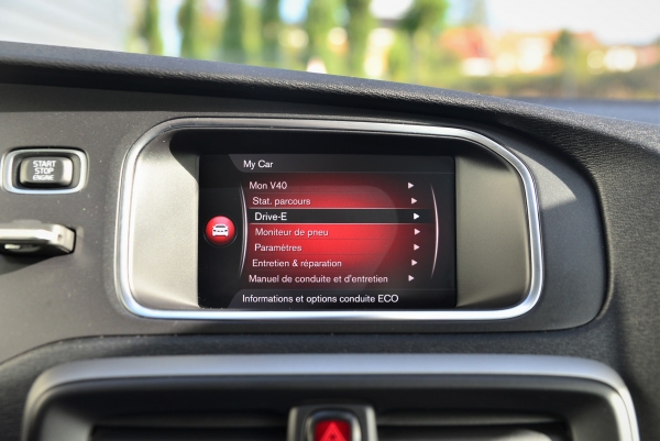  Volvo V40 T2 122CH SERIE LIMITEE ITEK EDITION