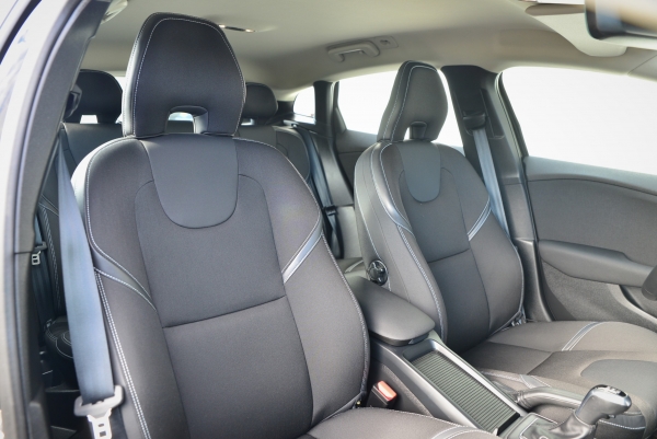  Volvo V40 T2 122CH SERIE LIMITEE ITEK EDITION