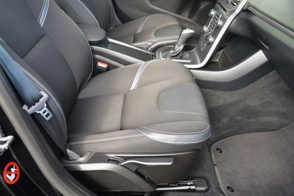  Volvo V40 T2 122CH SERIE LIMITEE ITEK EDITION