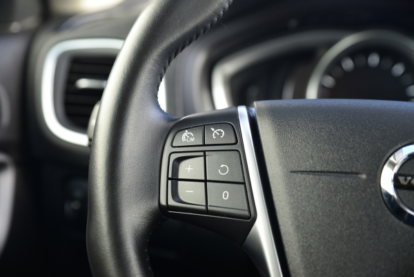  Volvo V40 T2 122CH SERIE LIMITEE ITEK EDITION