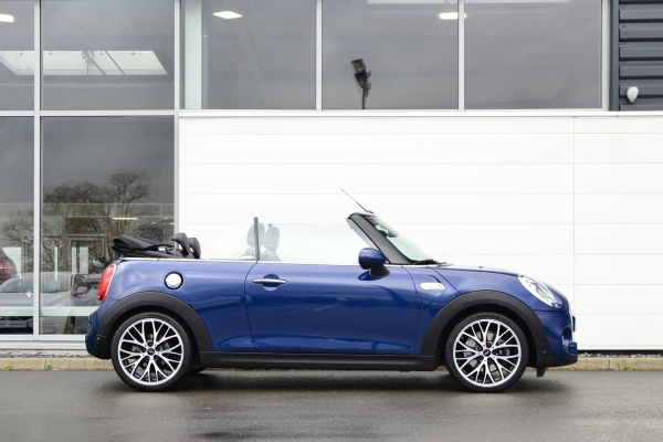 MINI CABRIO COOPER S 211CH PACK RED HOT CHILI 