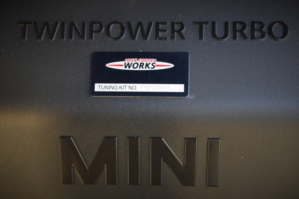 MINI CABRIO COOPER S 211CH PACK RED HOT CHILI 