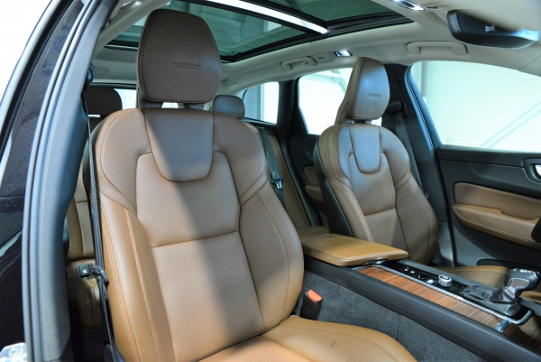  Volvo XC60 D5 235CH AWD INSCRIPTION LUXE GEARTRONIC