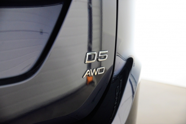  Volvo XC60 D5 220CH AWD XENIUM GEARTRONIC 