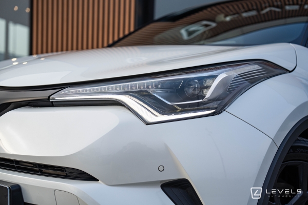 Toyota C-HR 122CH GRAPHIC PREMIUM 2WD E-CVT 