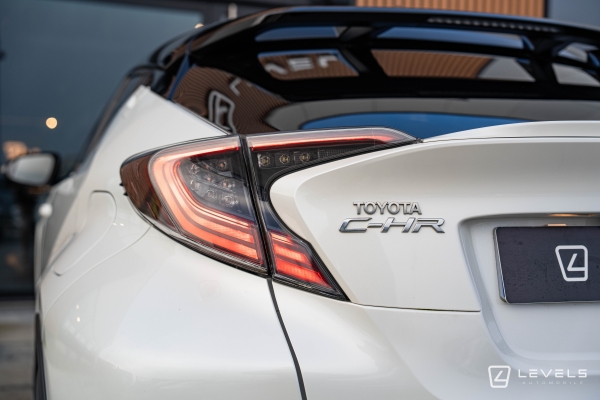 Toyota C-HR 122CH GRAPHIC PREMIUM 2WD E-CVT 
