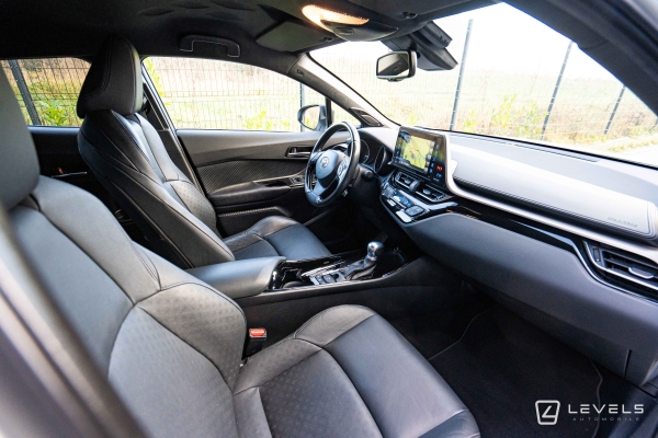 Toyota C-HR 122CH GRAPHIC PREMIUM 2WD E-CVT 