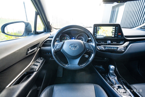 Toyota C-HR 122CH GRAPHIC PREMIUM 2WD E-CVT 