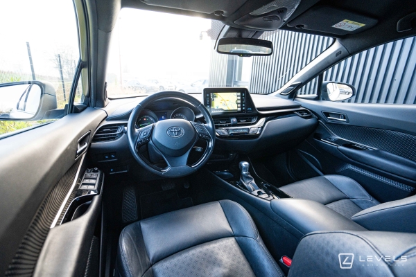 Toyota C-HR 122CH GRAPHIC PREMIUM 2WD E-CVT 