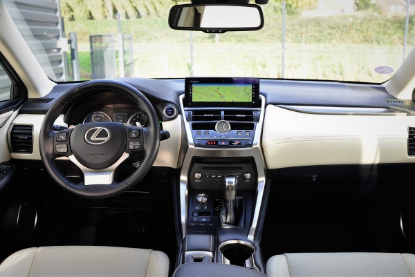 Lexus NX 300H AWD LUXE