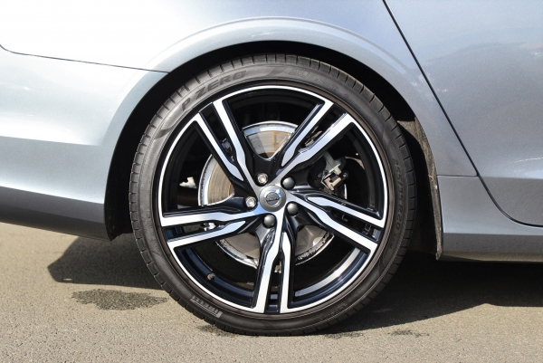  Volvo V90 D5 235CH AWD R-DESIGN GEARTRONIC 8