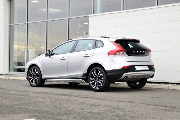 Volvo V40 CROSS COUNTRY D3 150CH ÖVERSTA EDITION