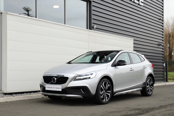 Volvo V40 CROSS COUNTRY D3 150CH ÖVERSTA EDITION