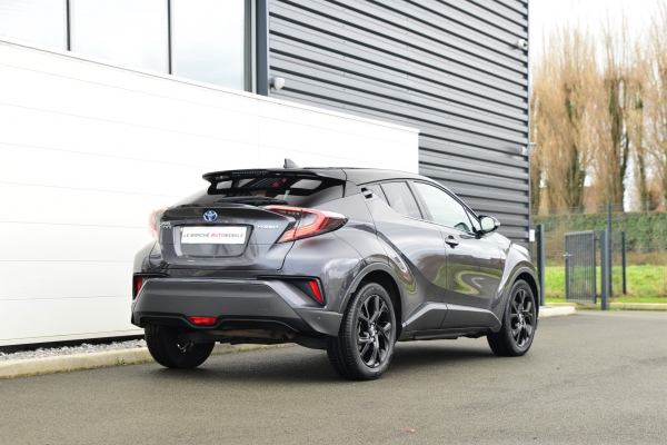 Toyota C-HR 122CH GRAPHIC 2WD E-CVT 