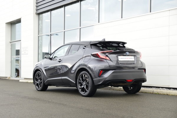 Toyota C-HR 122CH GRAPHIC 2WD E-CVT 