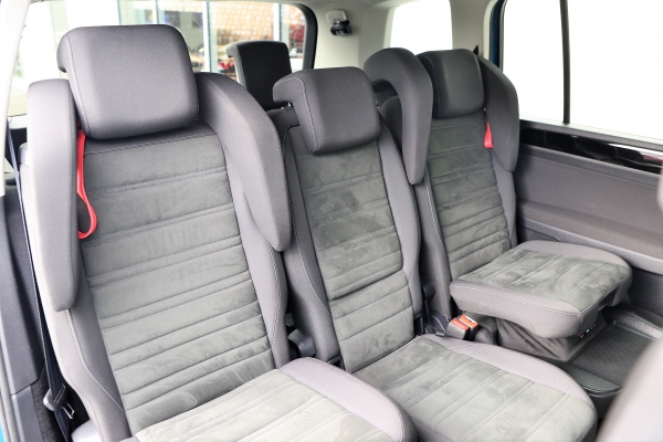 Volkswagen TOURAN TDI 150 CARAT DSG