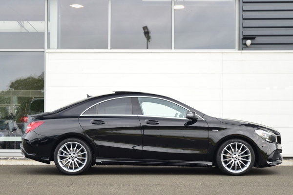 Mercedes CLA 200 STARLIGHT EDITION 7G-DCT 