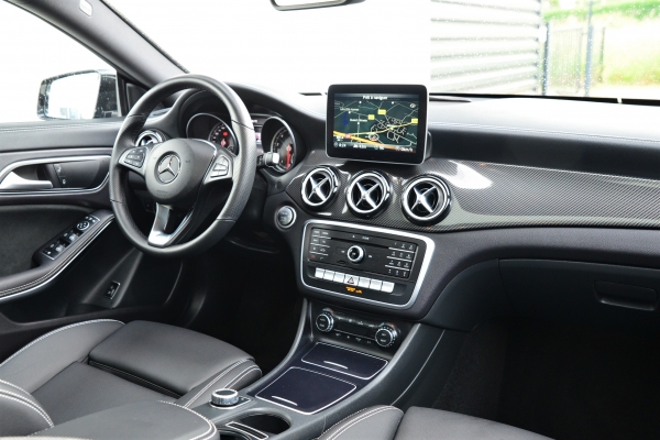 Mercedes CLA 200 STARLIGHT EDITION 7G-DCT 