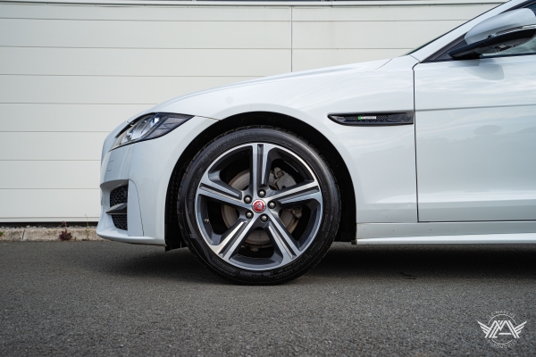 Jaguar  XF SPORTBRAKE D180 R-SPORT BVA8