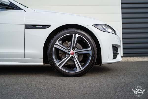 Jaguar  XF SPORTBRAKE D180 R-SPORT BVA8