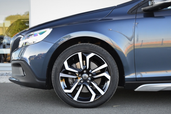  Volvo V40 CROSS COUNTRY T3 OVERSTA EDITION GEARTRONIC