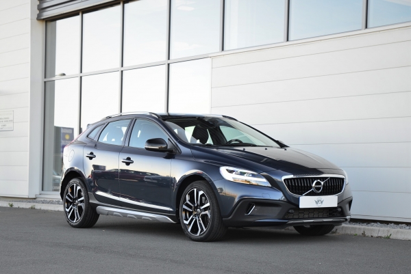 Volvo V40 CROSS COUNTRY T3 OVERSTA EDITION GEARTRONIC