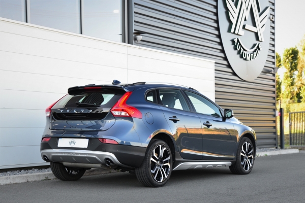  Volvo V40 CROSS COUNTRY T3 OVERSTA EDITION GEARTRONIC