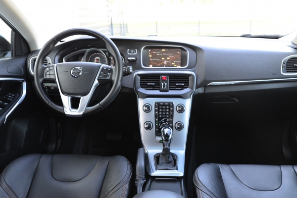  Volvo V40 CROSS COUNTRY T3 OVERSTA EDITION GEARTRONIC