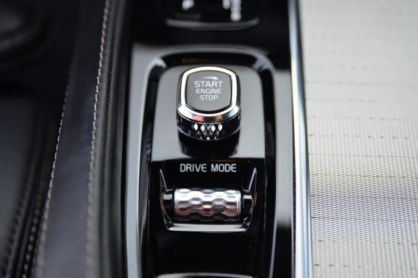  Volvo XC90 T8 TWIN ENGINE AWD R-DESIGN GEARTRONIC 8