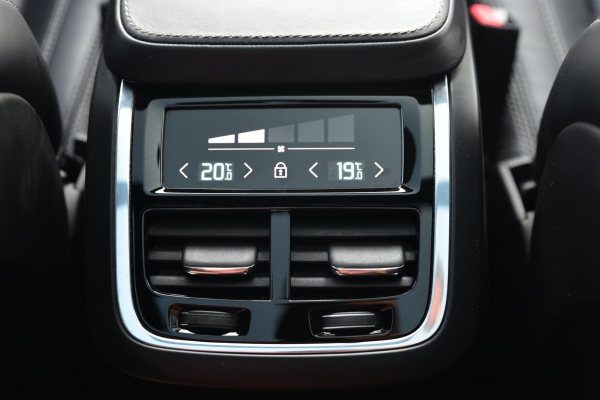  Volvo XC90 T8 TWIN ENGINE AWD R-DESIGN GEARTRONIC 8