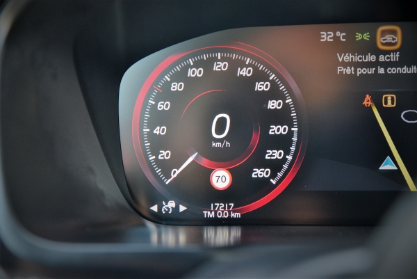  Volvo XC90 T8 TWIN ENGINE AWD R-DESIGN GEARTRONIC 8