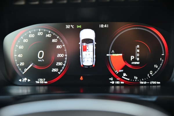  Volvo XC90 T8 TWIN ENGINE AWD R-DESIGN GEARTRONIC 8