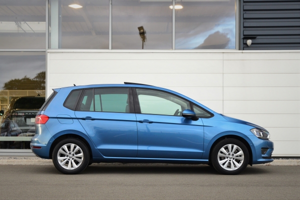  Volkswagen GOLF SPORTSVAN TDI 110 CONFORTLINE BUSINESS DSG7