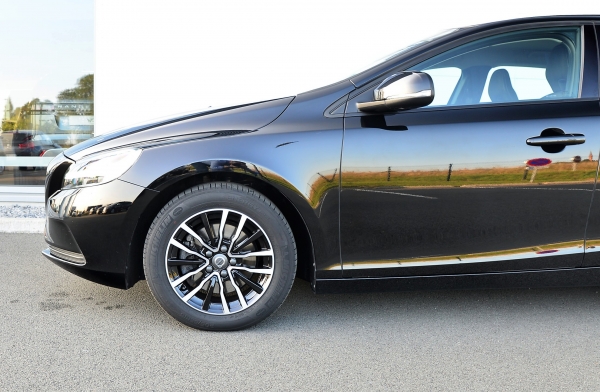  Volvo V40 T2 122CH SERIE LIMITEE ITEK EDITION 