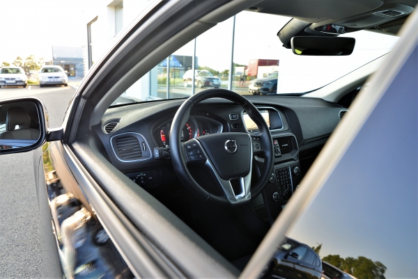  Volvo V40 T2 122CH SERIE LIMITEE ITEK EDITION 