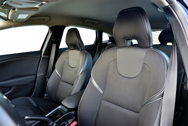  Volvo V40 T2 122CH SERIE LIMITEE ITEK EDITION 