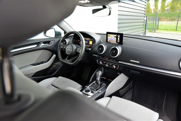 Audi A3 BERLINE TFSI 116 DESIGN LUXE S TRONIC 