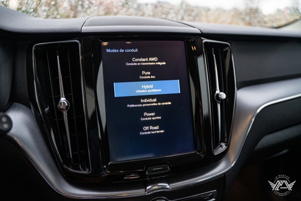  Volvo XC60 T8 TWIN ENGINE 390CH BUSINESS EXECUTIVE GEARTRONIC 8