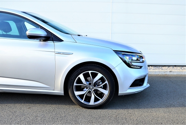 Renault MEGANE DCI 110 ENERGY INTENS BOSE EDITION