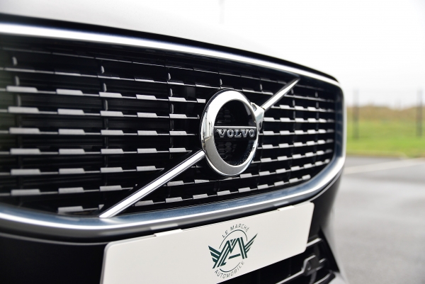  Volvo XC60 D4 190 CH R-DESIGN GEARTRONIC 8