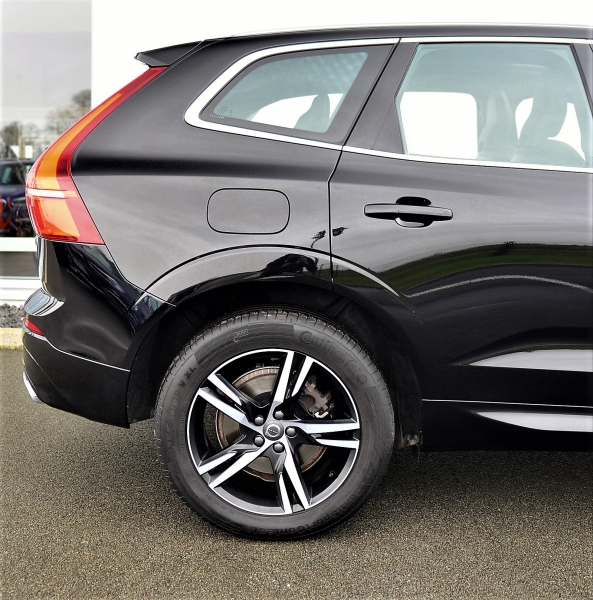  Volvo XC60 D4 190 CH R-DESIGN GEARTRONIC 8