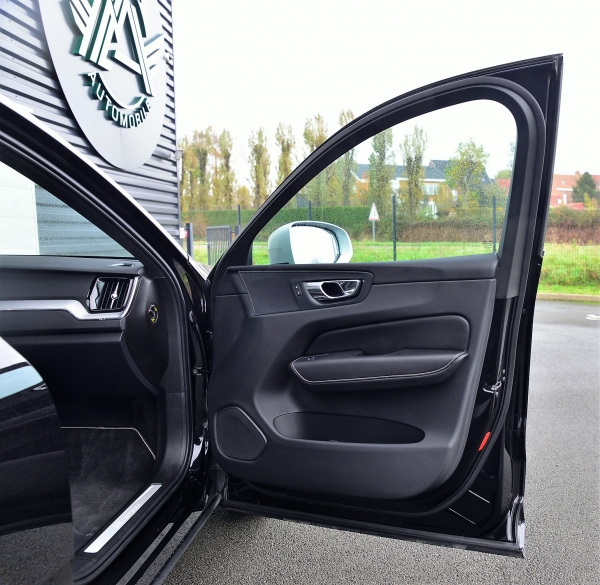  Volvo XC60 D4 190 CH R-DESIGN GEARTRONIC 8