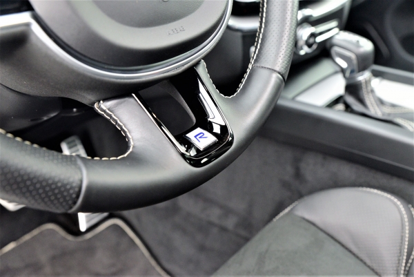  Volvo XC60 D4 190 CH R-DESIGN GEARTRONIC 8