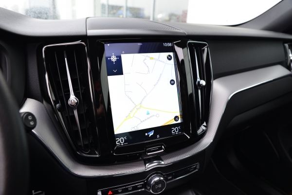  Volvo XC60 D4 190 CH R-DESIGN GEARTRONIC 8