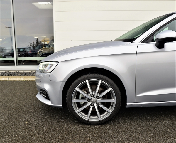 Audi A3 SPORTBACK 35 TDI 150 DESIGN LUXE S TRONIC 7