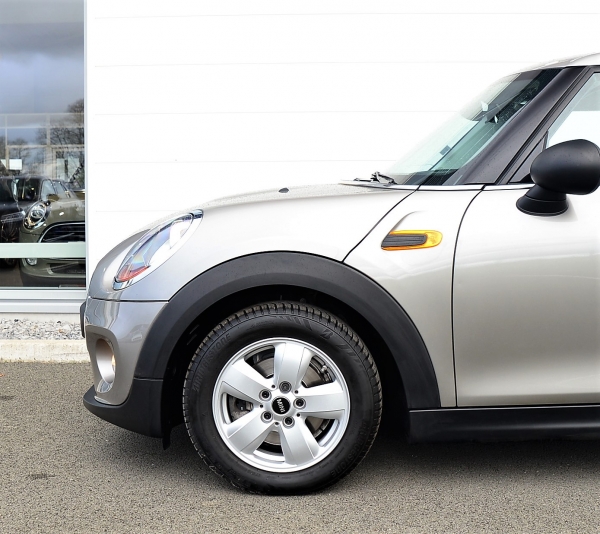 MINI ONE D 95 CH BUSINESS 5P