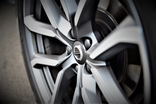  Volvo XC90 D4 190CH MOMENTUM GEARTRONIC 7P