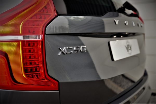  Volvo XC90 D4 190CH MOMENTUM GEARTRONIC 7P
