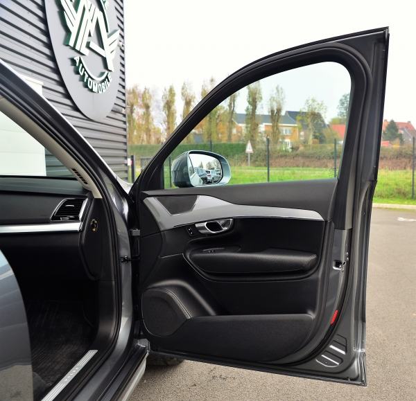  Volvo XC90 D4 190CH MOMENTUM GEARTRONIC 7P